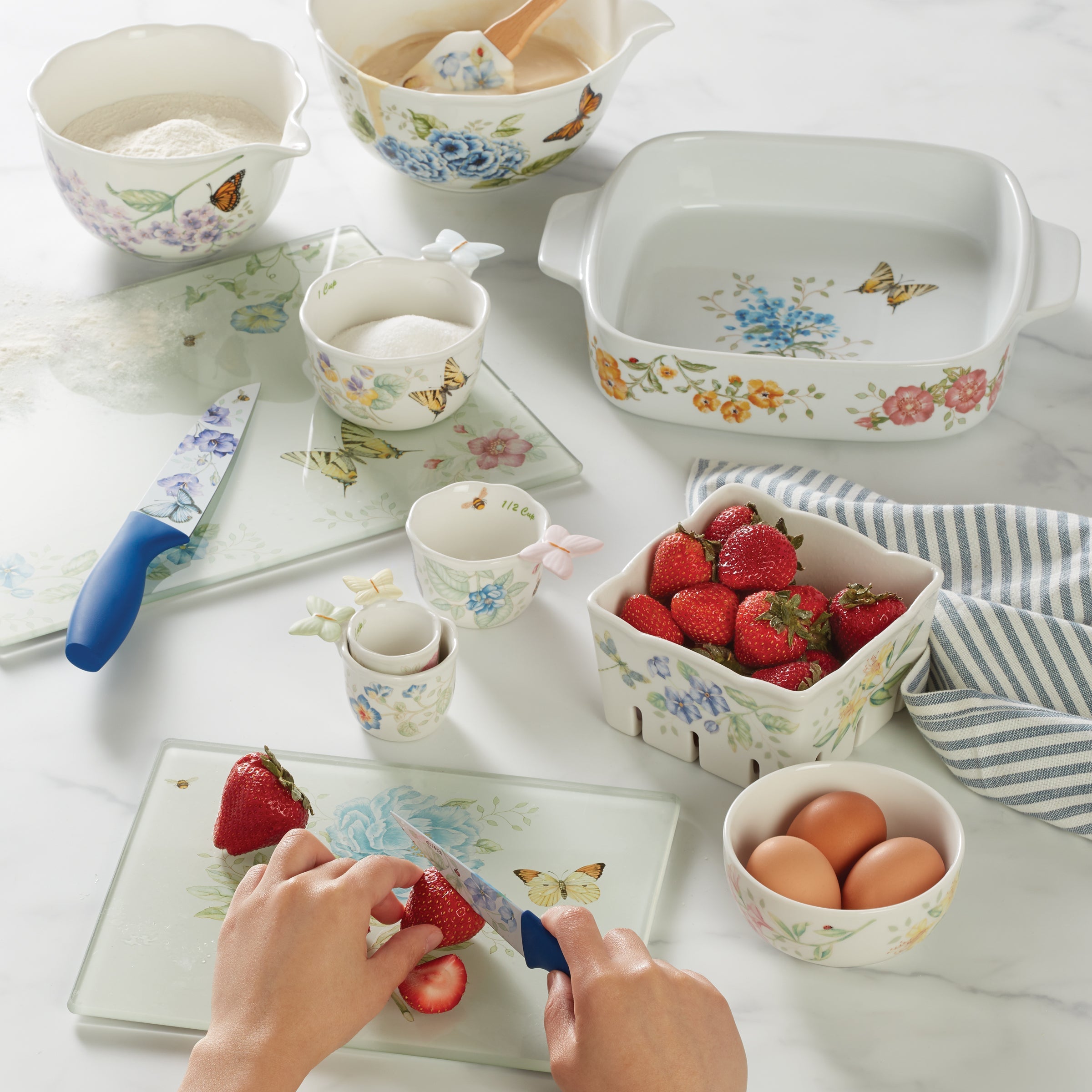 Floral Berry Rinse & Serve Bowl - Image 3