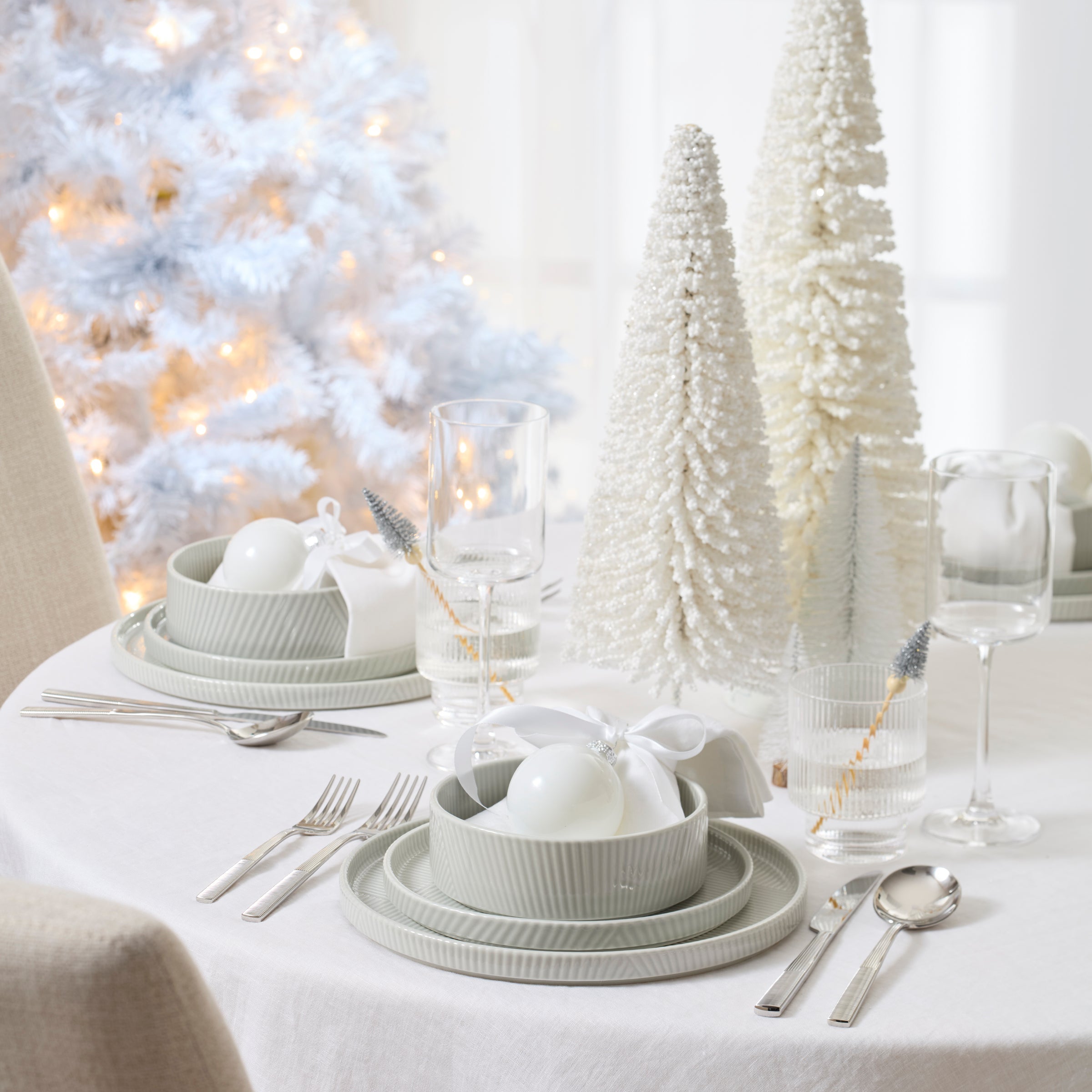 Vapor Gray Stackable Porcelain Dinnerware Set, 16-Piece - Image 4