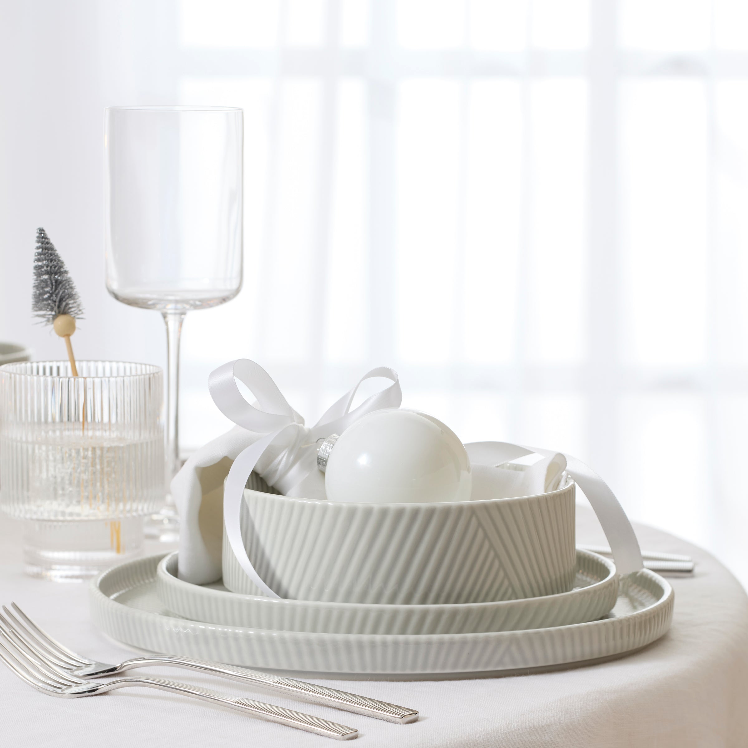 Vapor Gray Stackable Porcelain Dinnerware Set, 16-Piece - Image 5