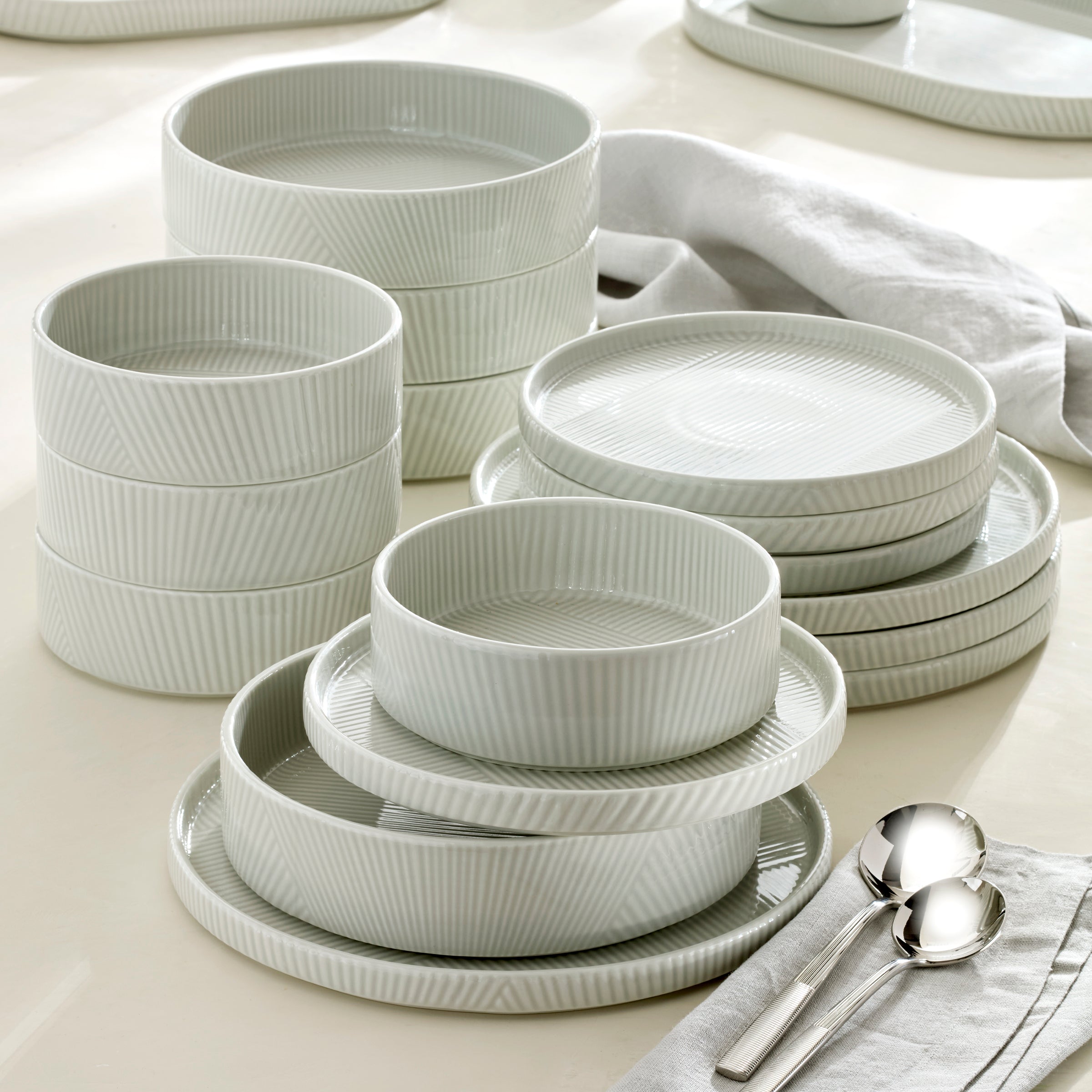 Vapor Gray Stackable Porcelain Dinnerware Set, 16-Piece